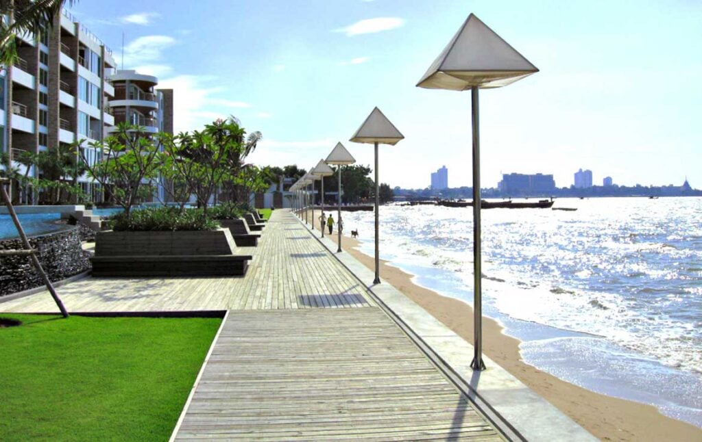 Ananya Beachfront Condominium - อนัญญา บีชฟรอนท์ คอนโดมิเนียม 