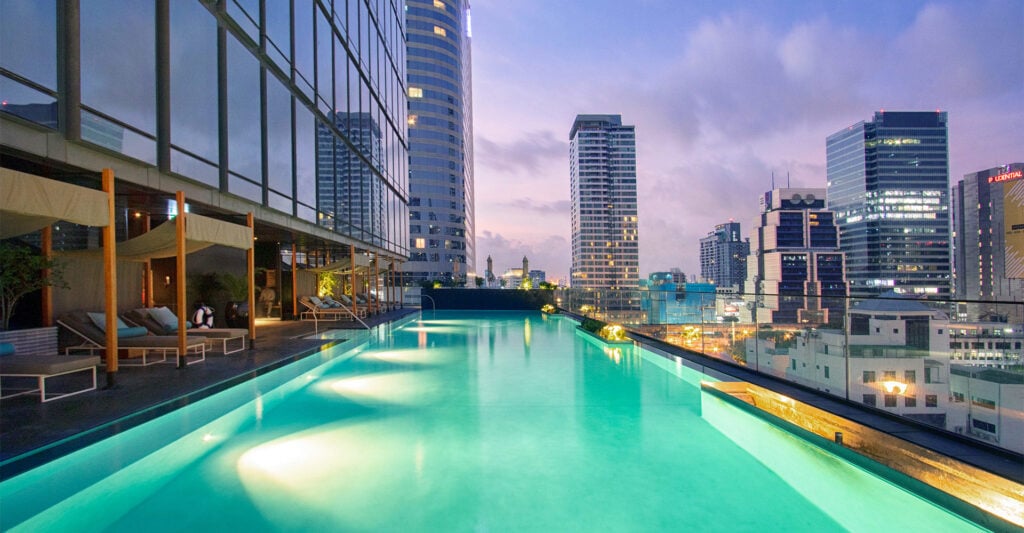 The Ritz-Carlton Residences at King Power Mahanakorn swimming pool