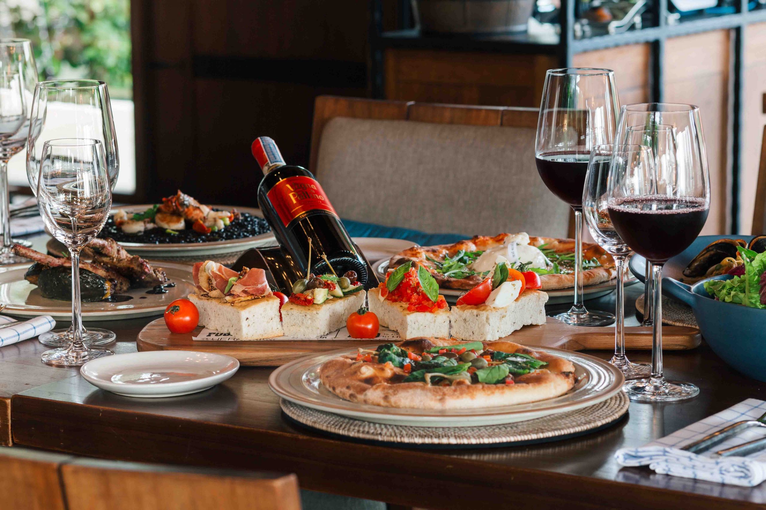 เปิดวาร์ป 17 ร้านอาหารเจ้าเด็ดในภูเก็ต! ที่มาถึงแล้วต้องห้ามพลาด