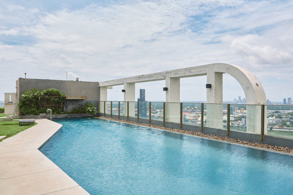 Aspire Sukhumvit 48 Swimming Pool