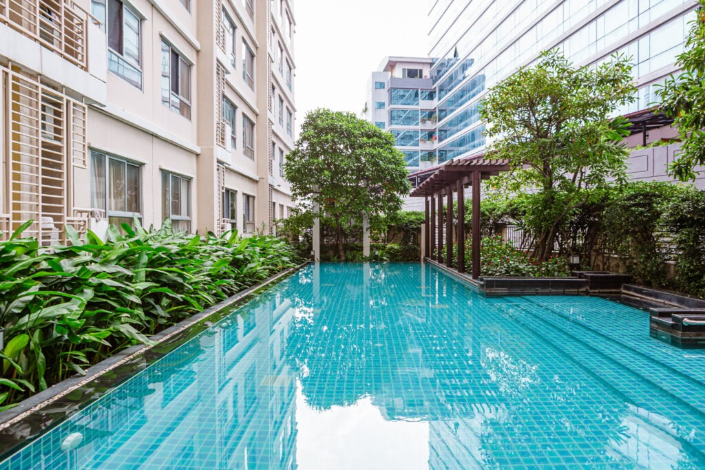 Condo One X Sukhumvit 26 Swimming Pool