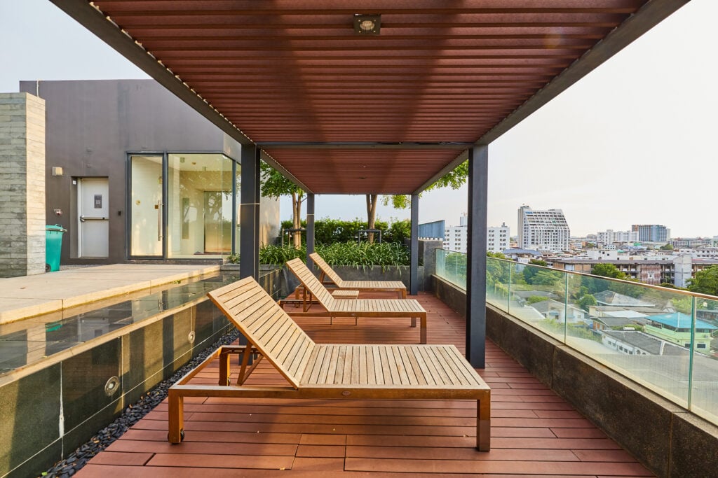 Bright Wongwian Yai Sun Deck and Pavilion