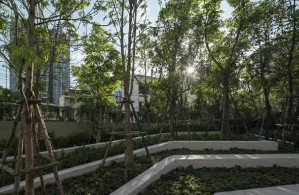 Ideo Sathorn-Wongwian Yai Garden