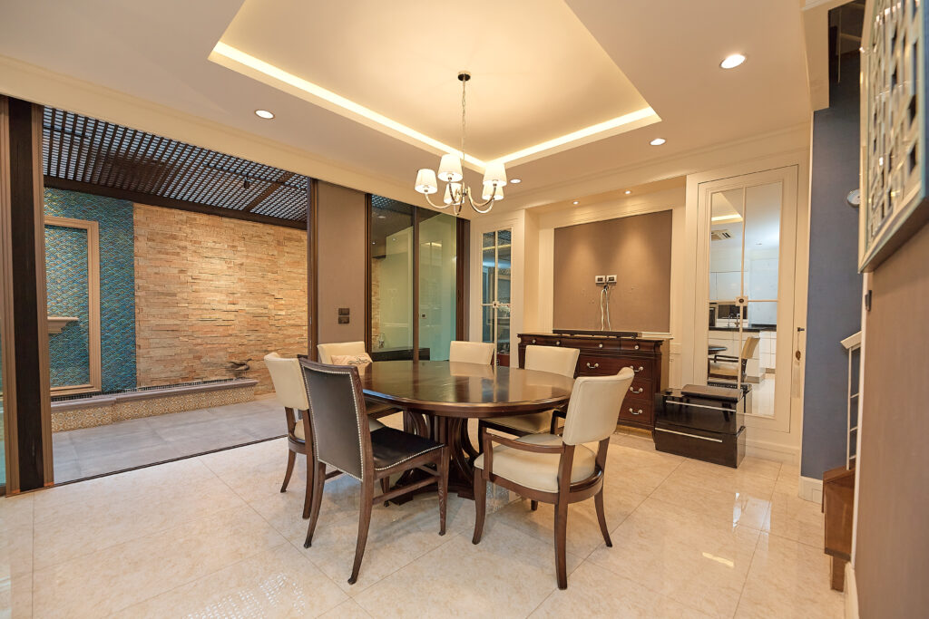 Residence Sukhumvit 65 Dining Room