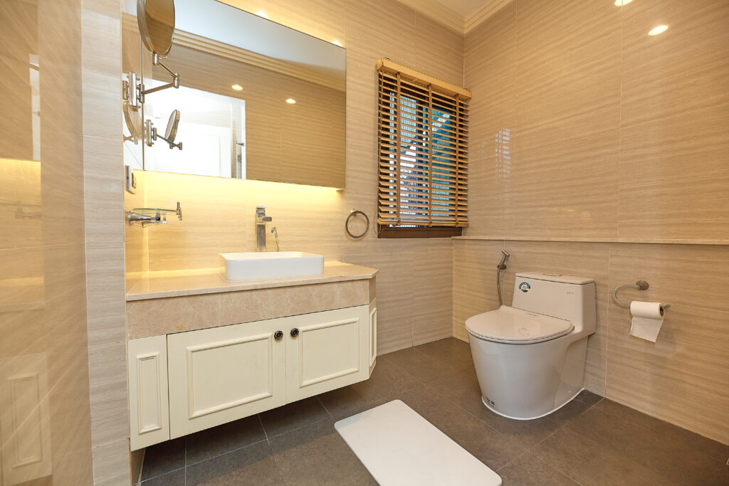 Residence Sukhumvit 65 Small Bathroom