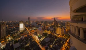 Nusa State Tower Condominium Review: A Landmark nearby Chao Phraya River!