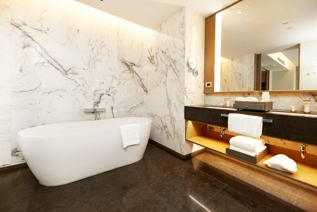 Chatrium Grand Bangkok One Bedroom Suite Bathroom