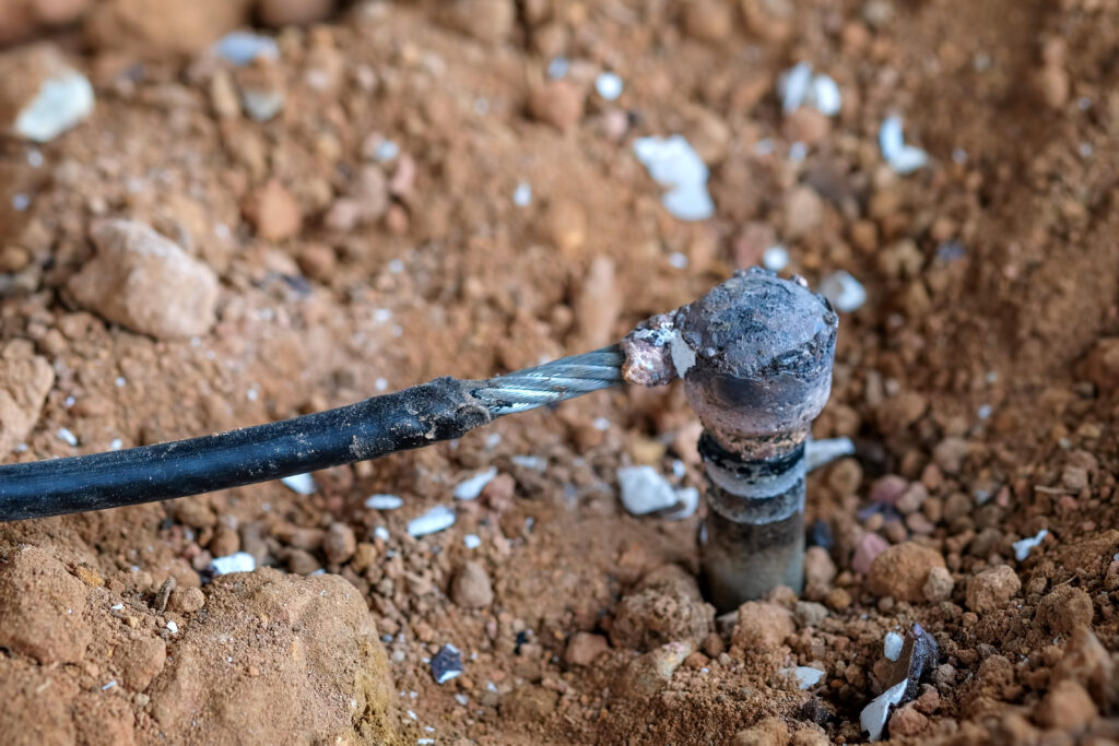 welding-copper-ground-wire-on-ground-rod-2021-08-26-17-53-46-utc